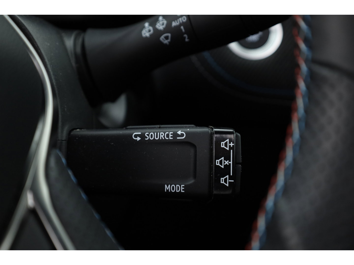 Renault Captur 1.6 E-Tech full hybrid 145 esprit Alpine | Pano | Harman Kardon | 360cam | Adapt. Cruise | Stoel- Stuurverw. | Apple CarPlay