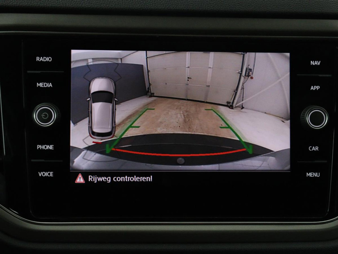 Volkswagen T-Roc 1.5 TSI Sport | Stoelverwarming | Adaptive cruise | Navigatie | Bluetooth | Camera | Park assist | Climate controle | Lane assist | Trekhaak