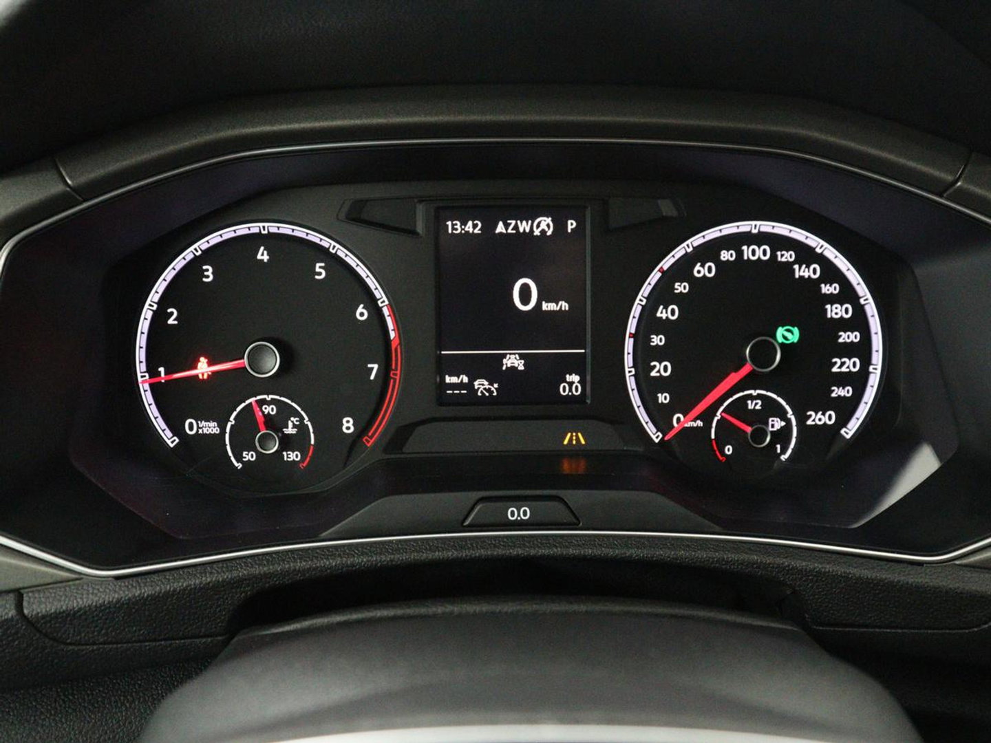 Volkswagen T-Roc 1.5 TSI Sport | Stoelverwarming | Adaptive cruise | Navigatie | Bluetooth | Camera | Park assist | Climate controle | Lane assist | Trekhaak