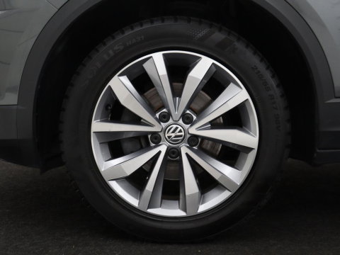 Volkswagen T-Roc 1.5 TSI Sport | Stoelverwarming | Adaptive cruise | Navigatie | Bluetooth | Camera | Park assist | Climate controle | Lane assist | Trekhaak