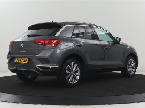 Volkswagen T-Roc 1.5 TSI Sport | Stoelverwarming | Adaptive cruise | Navigatie | Bluetooth | Camera | Park assist | Climate controle | Lane assist | Trekhaak