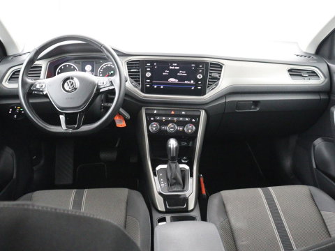 Volkswagen T-Roc 1.5 TSI Sport | Stoelverwarming | Adaptive cruise | Navigatie | Bluetooth | Camera | Park assist | Climate controle | Lane assist | Trekhaak