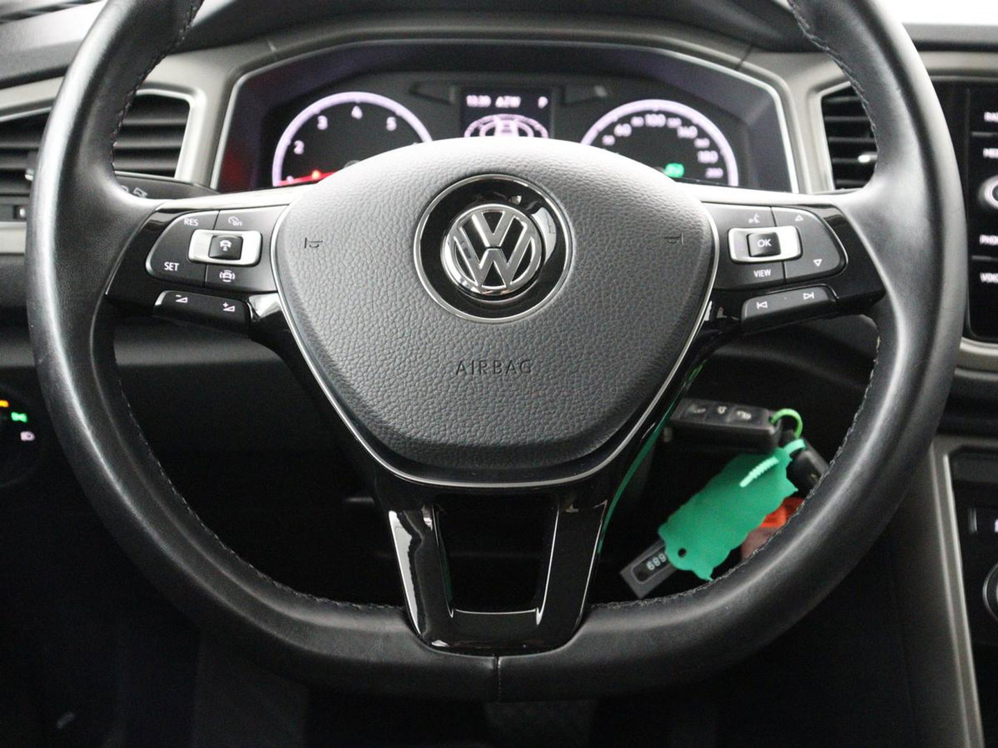 Volkswagen T-Roc 1.5 TSI Sport | Stoelverwarming | Adaptive cruise | Navigatie | Bluetooth | Camera | Park assist | Climate controle | Lane assist | Trekhaak