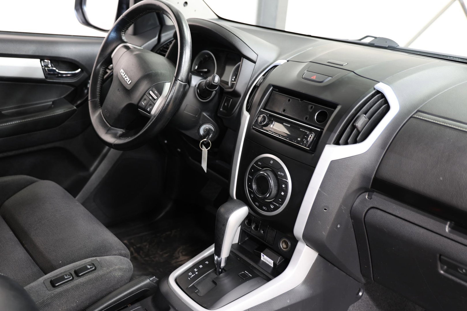 Isuzu D-Max 1.9 Extended Cab AUTOMAAT 3500KG TREKHAAK EURO 6