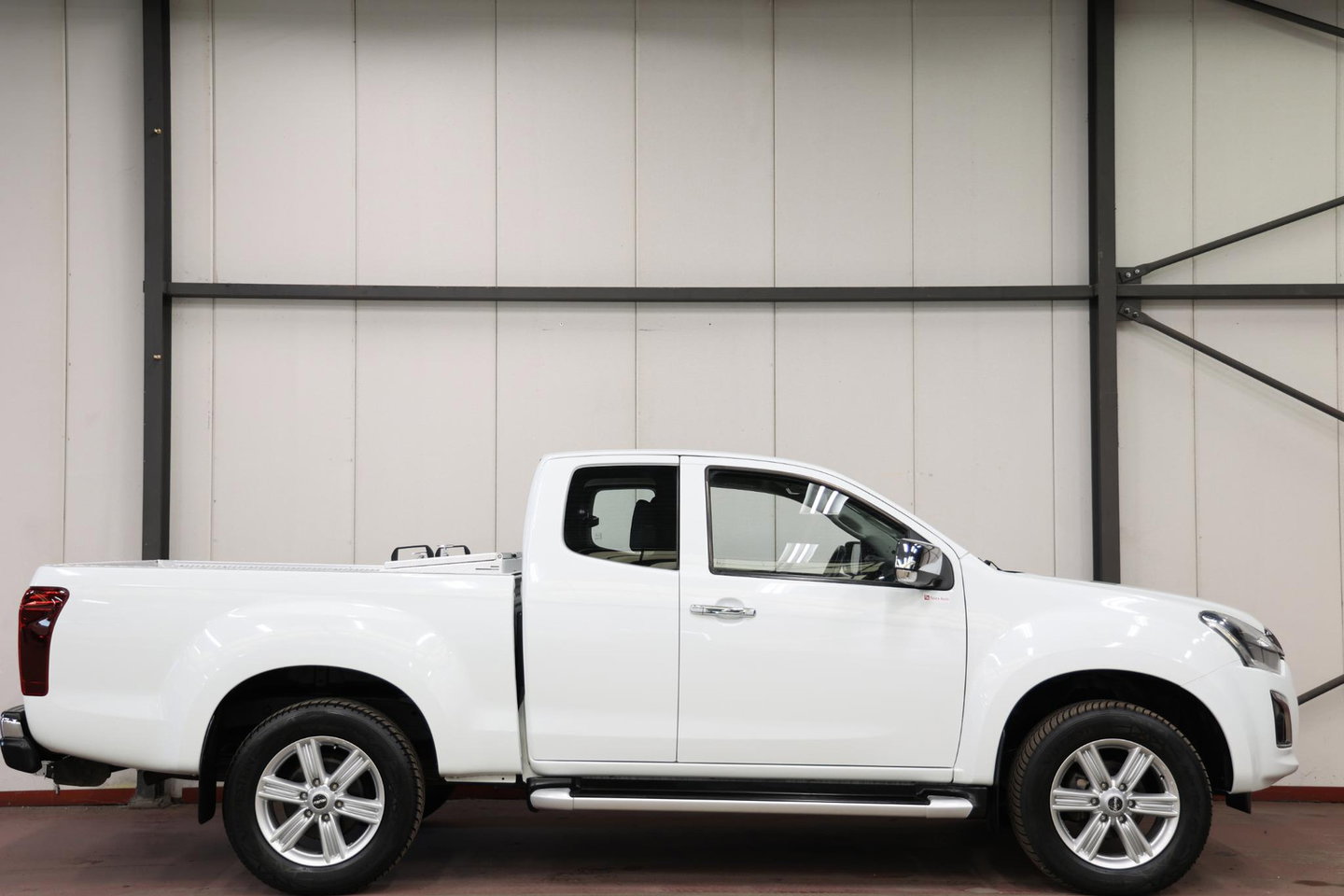 Isuzu D-Max 1.9 Extended Cab AUTOMAAT 3500KG TREKHAAK EURO 6