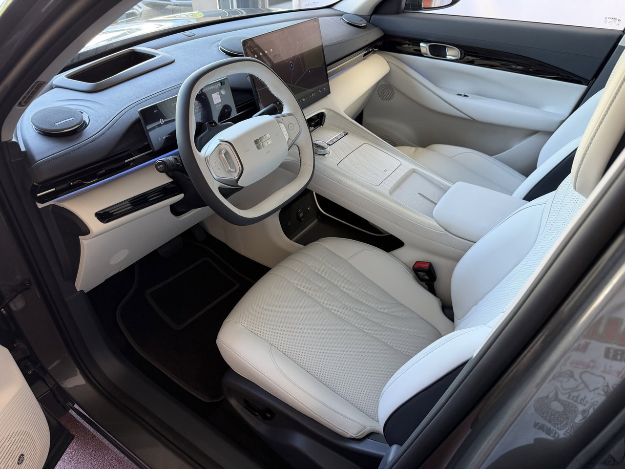 Geely E5