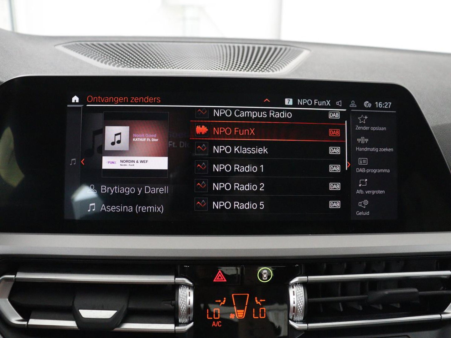 BMW 3 Serie 318i Business Edition | Cruise controle | Navigatie | Carplay | Park assist | Virtueel dahboard | NAP 123.477km
