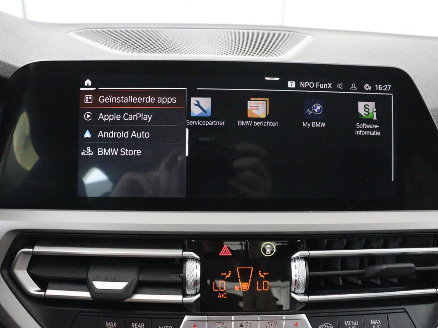 BMW 3 Serie 318i Business Edition | Cruise controle | Navigatie | Carplay | Park assist | Virtueel dahboard | NAP 123.477km