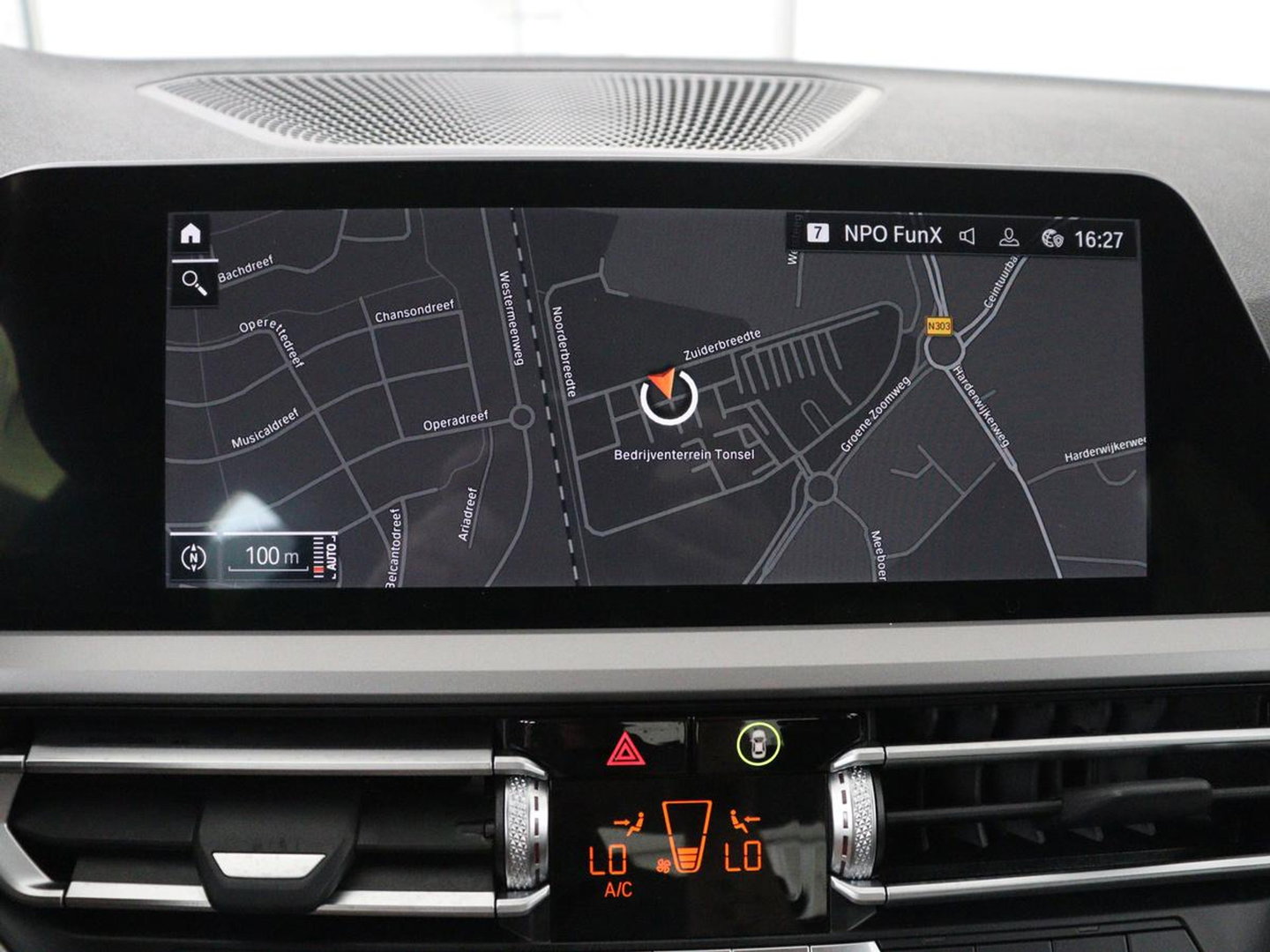 BMW 3 Serie 318i Business Edition | Cruise controle | Navigatie | Carplay | Park assist | Virtueel dahboard | NAP 123.477km