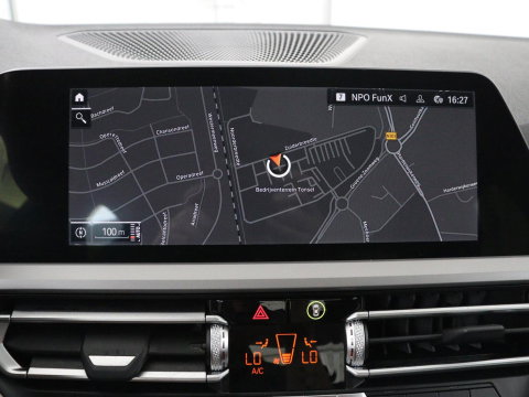 BMW 3 Serie 318i Business Edition | Cruise controle | Navigatie | Carplay | Park assist | Virtueel dahboard | NAP 123.477km