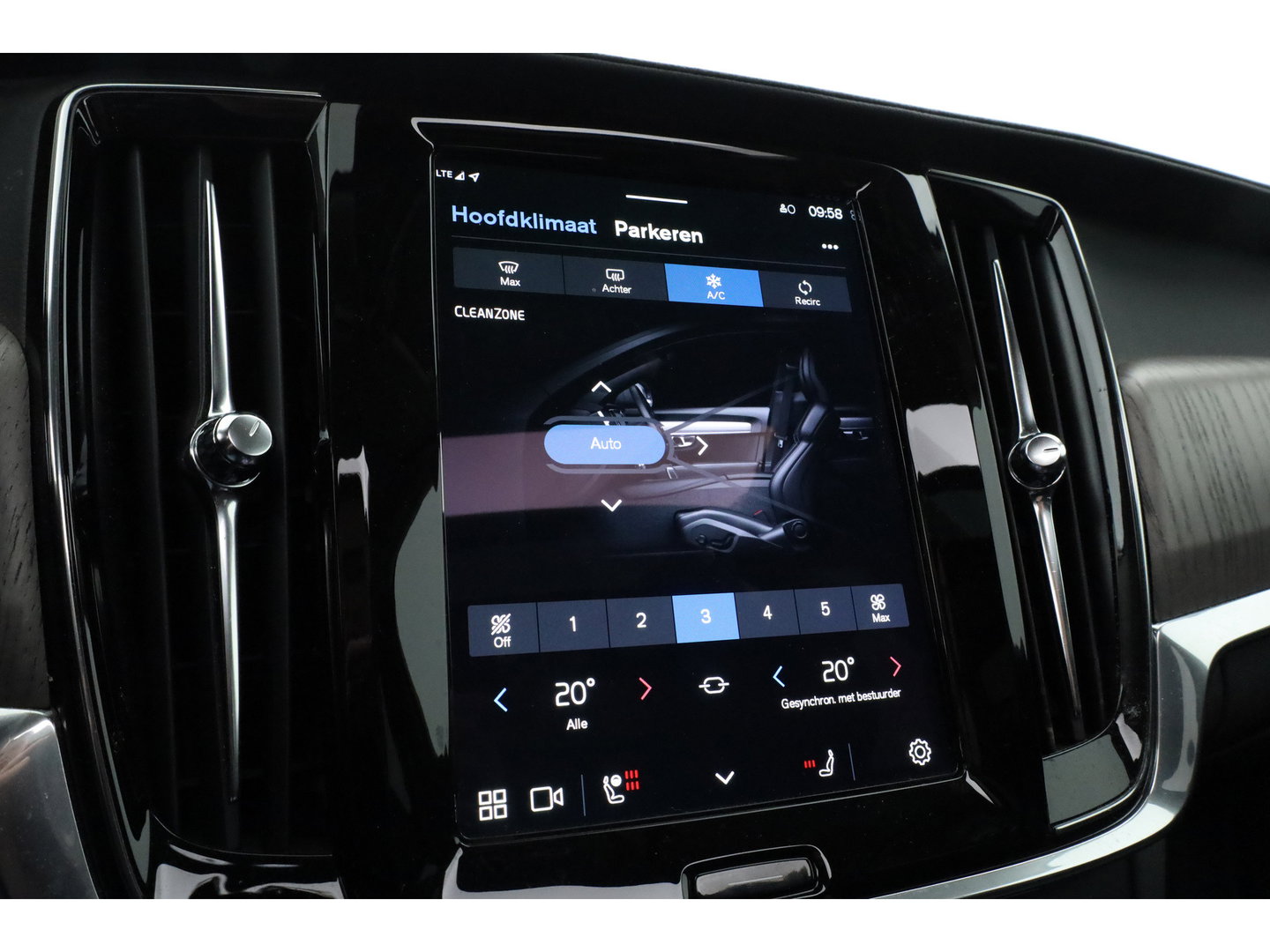Volvo V90 2.0 T6 Plug-in hybrid AWD Ultimate Bright | Long Range | Pano | 360 Cam | Stoel ventilatie | ACC | Blis | H&K Audio |