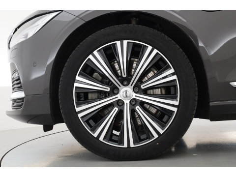 Volvo V90 2.0 T6 Plug-in hybrid AWD Ultimate Bright | Long Range | Pano | 360 Cam | Stoel ventilatie | ACC | Blis | H&K Audio |