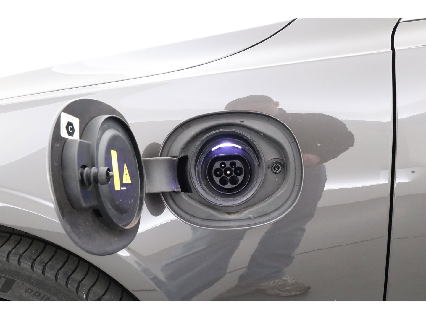 Volvo V90 2.0 T6 Plug-in hybrid AWD Ultimate Bright | Long Range | Pano | 360 Cam | Stoel ventilatie | ACC | Blis | H&K Audio |
