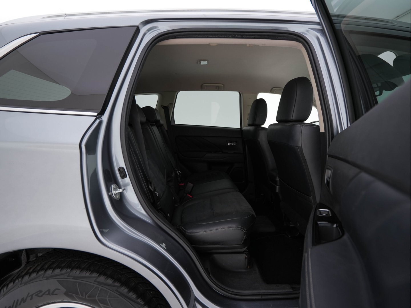 Mitsubishi Outlander 2.0 PHEV Business Edition (Plug-In) Aut. *LEATHER-MICROFIBRE | NAVI-FULLMAP | CAMERA | KEYLESS | HEATED-SPORTSEATS | PRIVACY-GLASS | SHIFTPADDLES | ECC | CRUISE | TOWBAR | 16''ALU*
