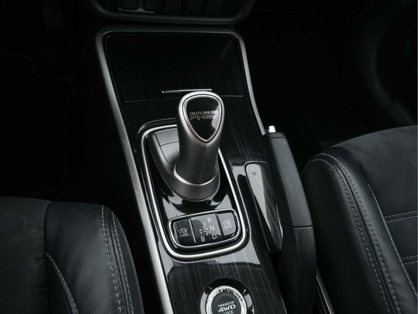 Mitsubishi Outlander 2.0 PHEV Business Edition (Plug-In) Aut. *LEATHER-MICROFIBRE | NAVI-FULLMAP | CAMERA | KEYLESS | HEATED-SPORTSEATS | PRIVACY-GLASS | SHIFTPADDLES | ECC | CRUISE | TOWBAR | 16''ALU*