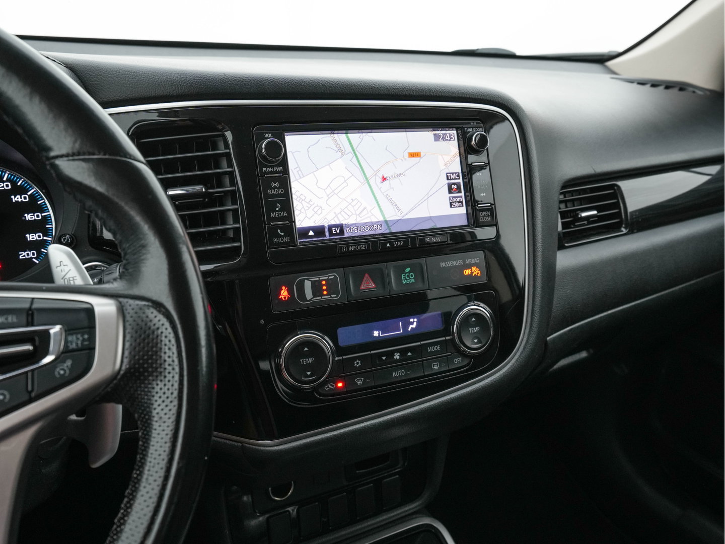 Mitsubishi Outlander 2.0 PHEV Business Edition (Plug-In) Aut. *LEATHER-MICROFIBRE | NAVI-FULLMAP | CAMERA | KEYLESS | HEATED-SPORTSEATS | PRIVACY-GLASS | SHIFTPADDLES | ECC | CRUISE | TOWBAR | 16''ALU*