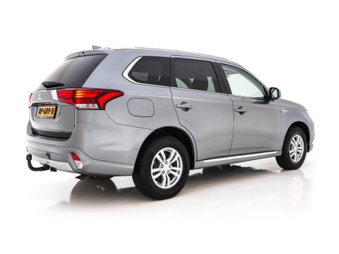Mitsubishi Outlander 2.0 PHEV Business Edition (Plug-In) Aut. *LEATHER-MICROFIBRE | NAVI-FULLMAP | CAMERA | KEYLESS | HEATED-SPORTSEATS | PRIVACY-GLASS | SHIFTPADDLES | ECC | CRUISE | TOWBAR | 16''ALU*