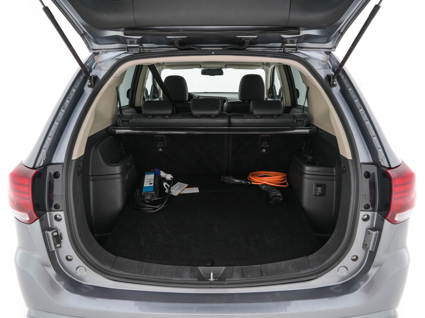Mitsubishi Outlander 2.0 PHEV Business Edition (Plug-In) Aut. *LEATHER-MICROFIBRE | NAVI-FULLMAP | CAMERA | KEYLESS | HEATED-SPORTSEATS | PRIVACY-GLASS | SHIFTPADDLES | ECC | CRUISE | TOWBAR | 16''ALU*