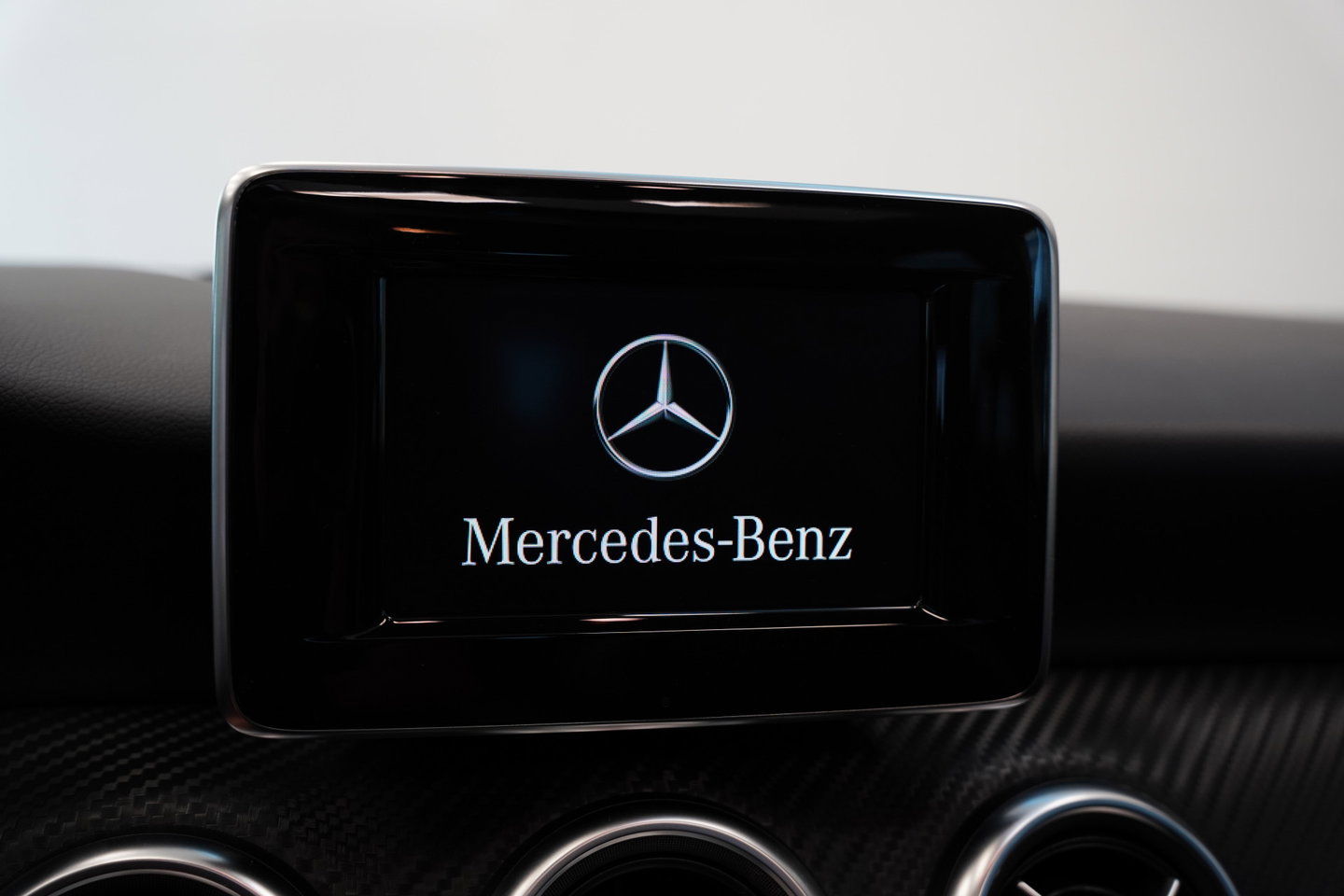 Mercedes-Benz A-Klasse 180 Ambition AMG Navi Panoramadak PDC NAP! Automaat!