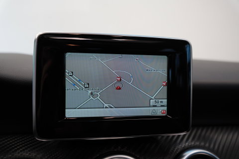 Mercedes-Benz A-Klasse 180 Ambition AMG Navi Panoramadak PDC NAP! Automaat!
