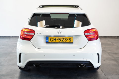 Mercedes-Benz A-Klasse 180 Ambition AMG Navi Panoramadak PDC NAP! Automaat!