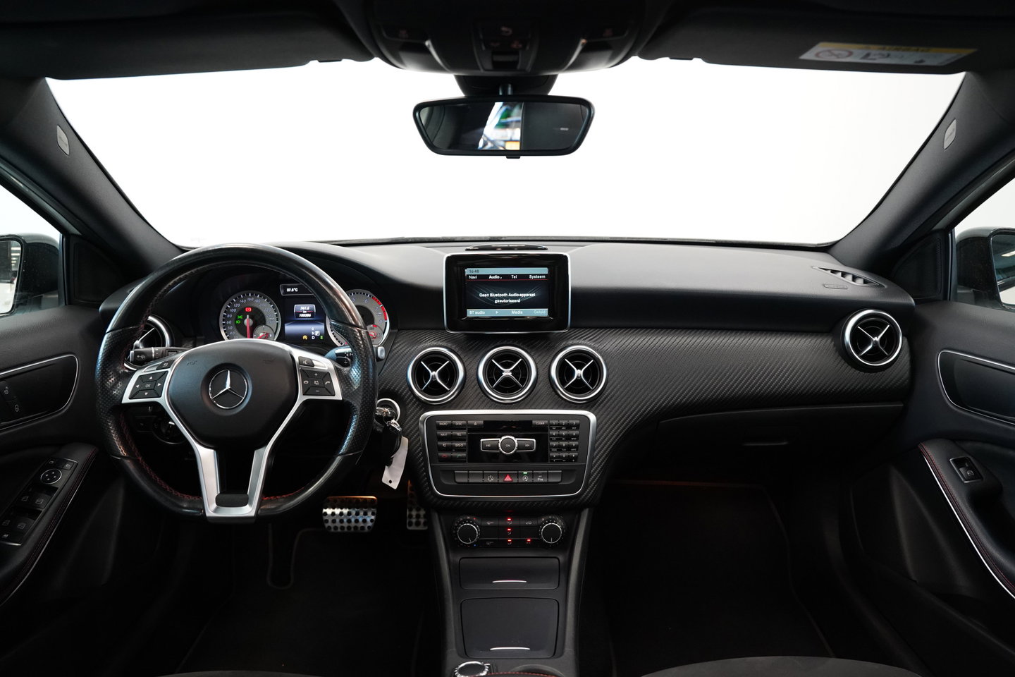 Mercedes-Benz A-Klasse 180 Ambition AMG Navi Panoramadak PDC NAP! Automaat!