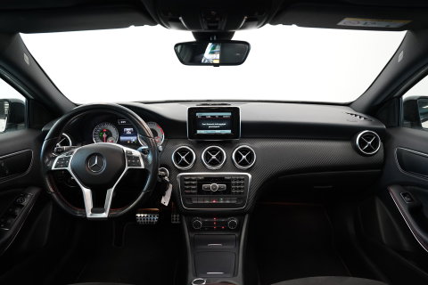 Mercedes-Benz A-Klasse 180 Ambition AMG Navi Panoramadak PDC NAP! Automaat!