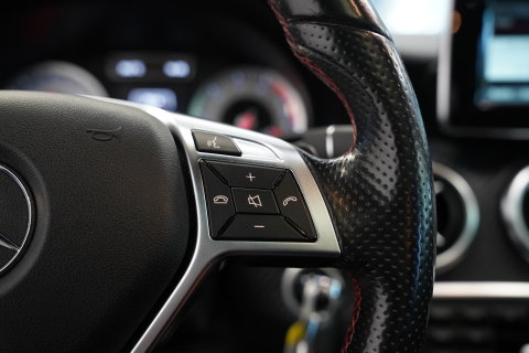 Mercedes-Benz A-Klasse 180 Ambition AMG Navi Panoramadak PDC NAP! Automaat!