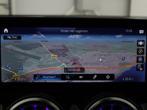 Mercedes-Benz GLB 200 AMG Line | Leder/alcantara | Stoelverwarming | Cruise control | Lane assist | Sfeerverlichting | Camera | Park assist | Trekhaak