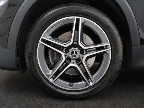 Mercedes-Benz GLB 200 AMG Line | Leder/alcantara | Stoelverwarming | Cruise control | Lane assist | Sfeerverlichting | Camera | Park assist | Trekhaak
