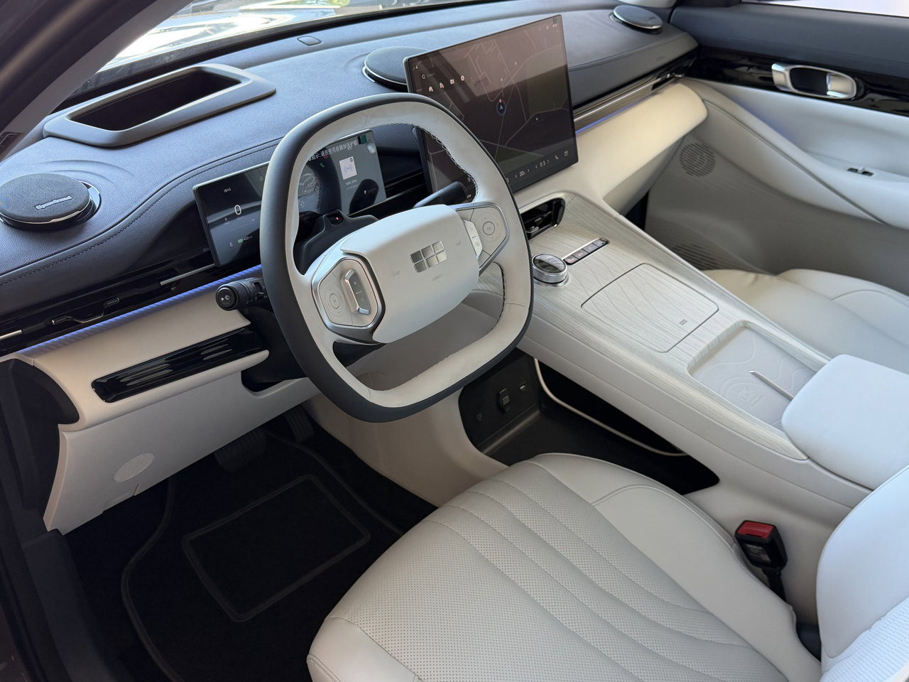 Geely E5
