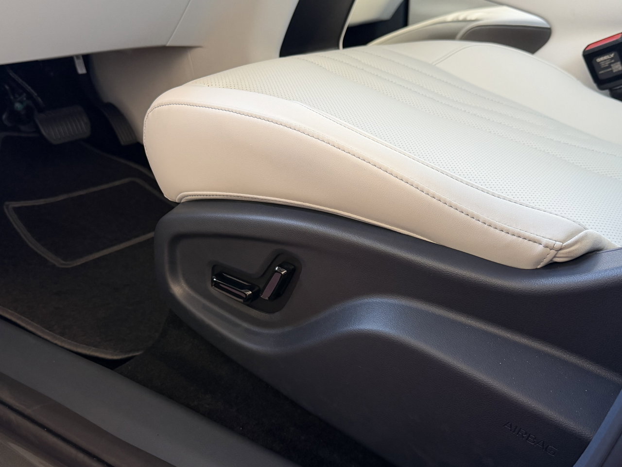Geely E5