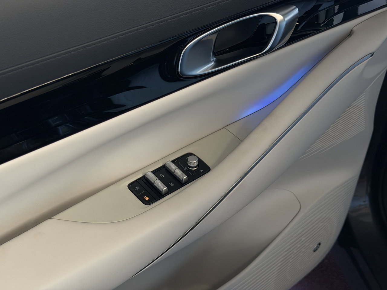 Geely E5