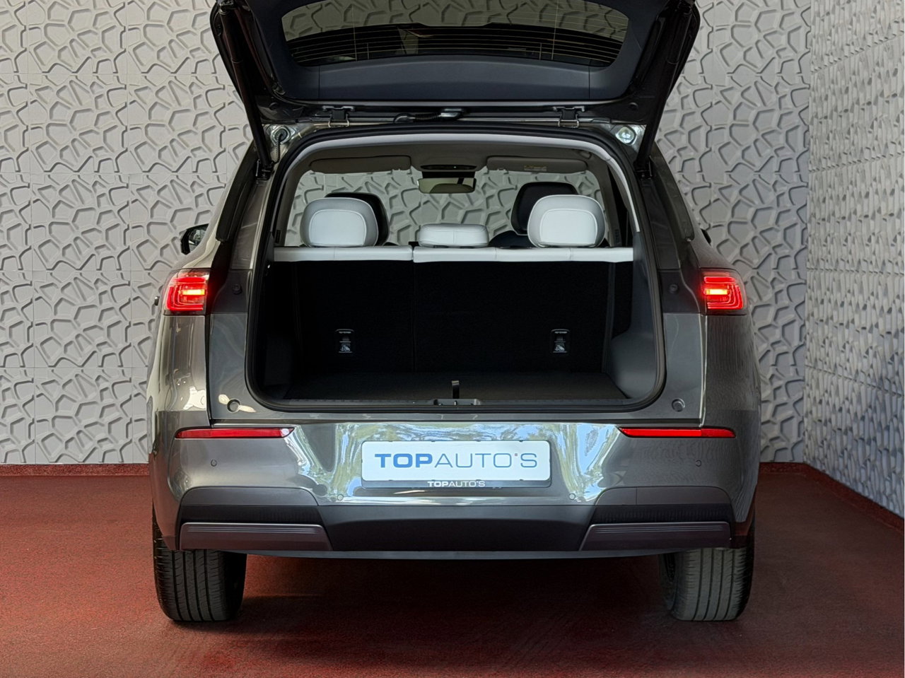 Geely E5