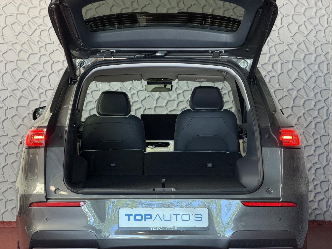 Geely E5