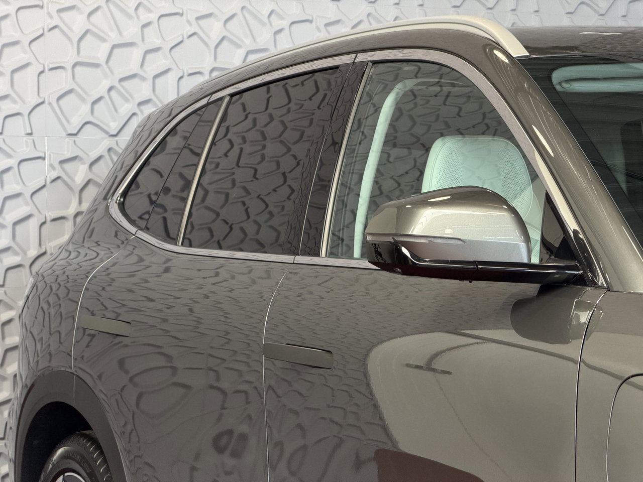 Geely E5