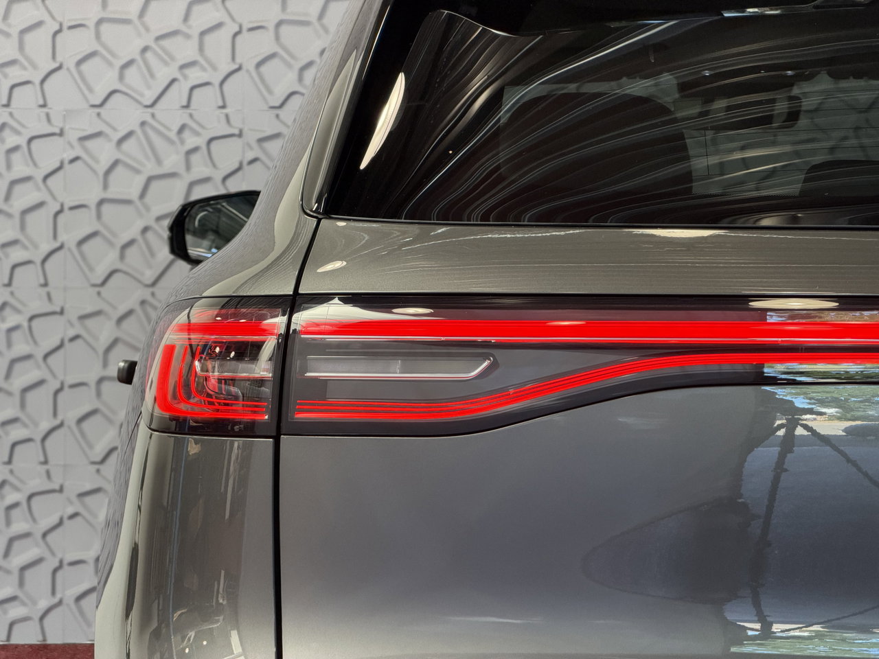 Geely E5