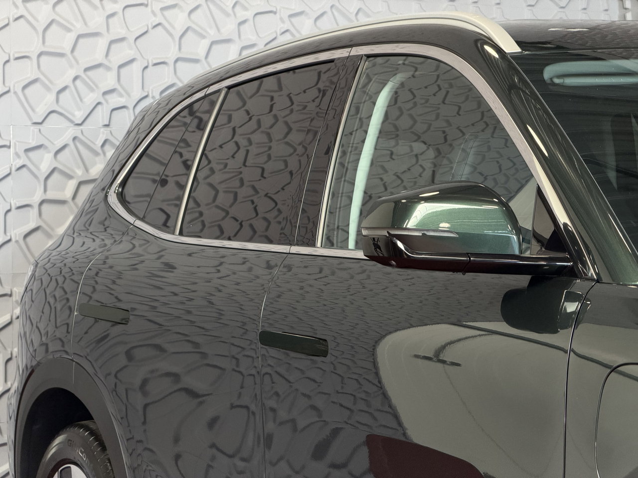 Geely E5