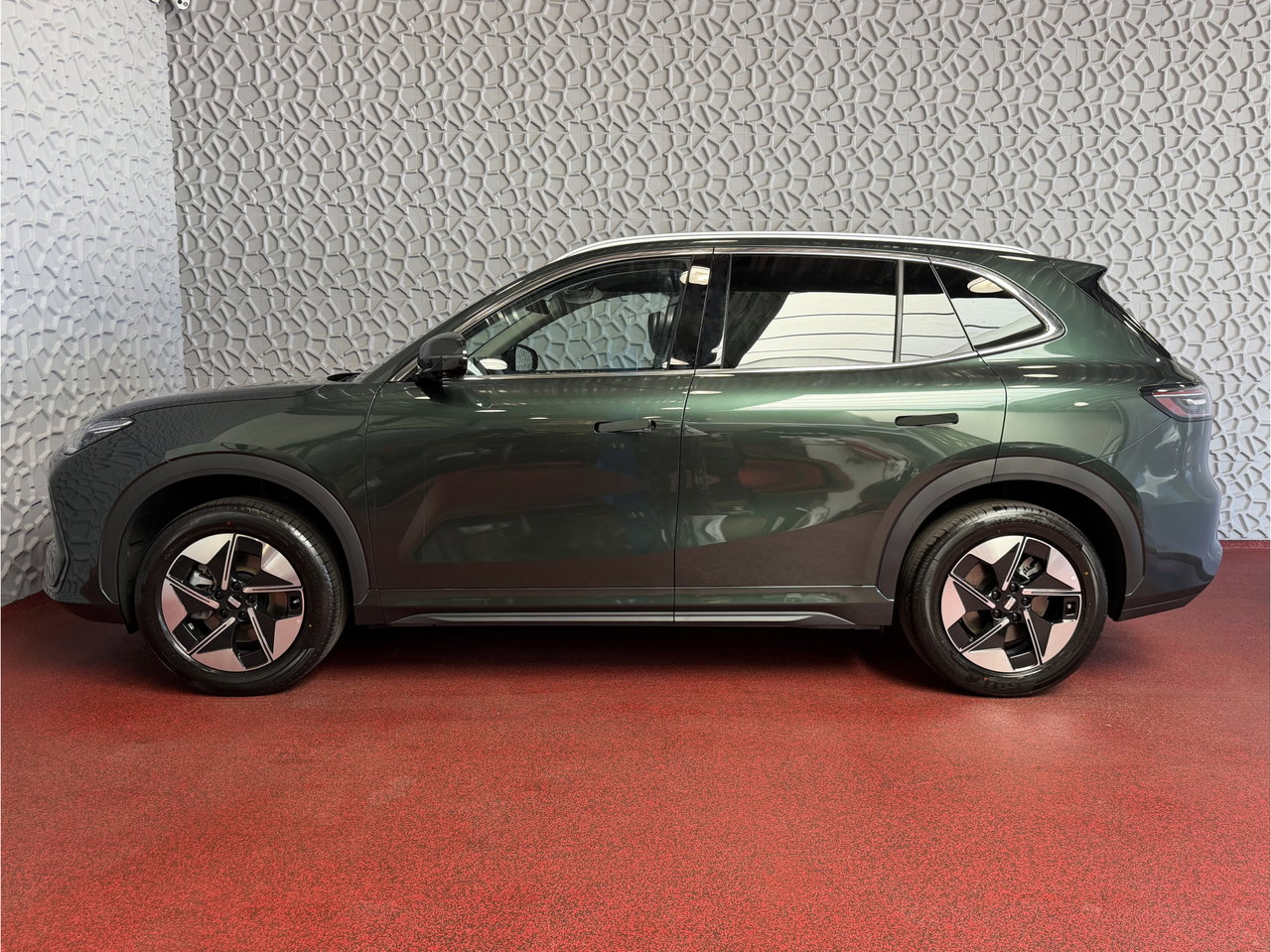 Geely E5