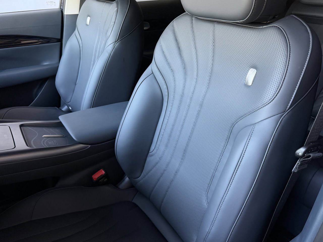 Geely E5