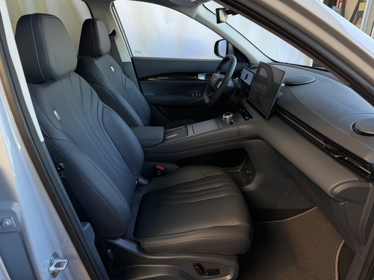 Geely E5