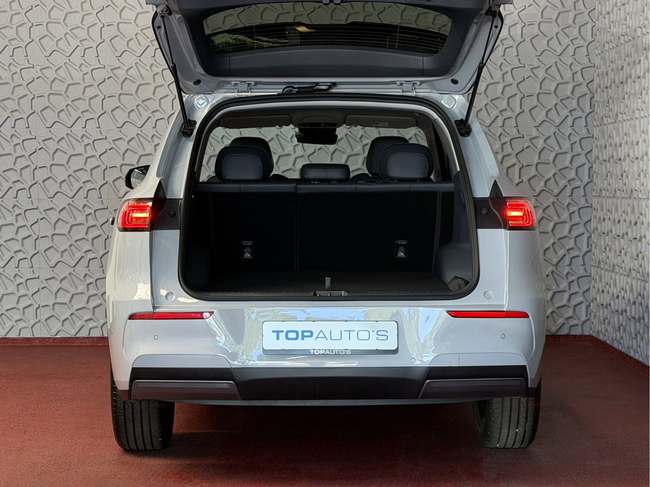 Geely E5