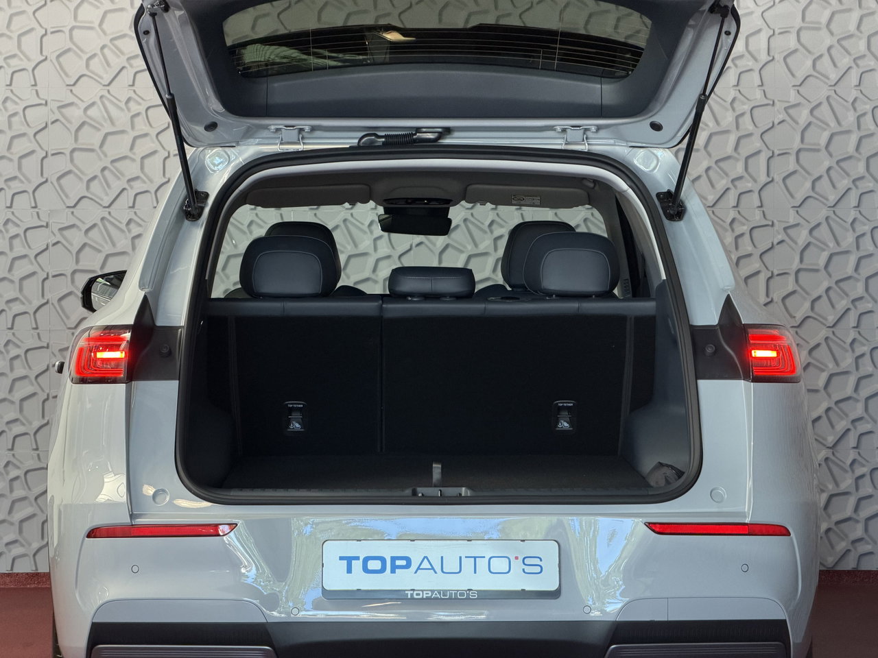 Geely E5