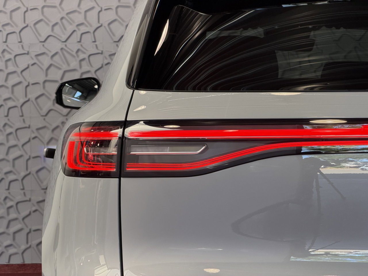 Geely E5