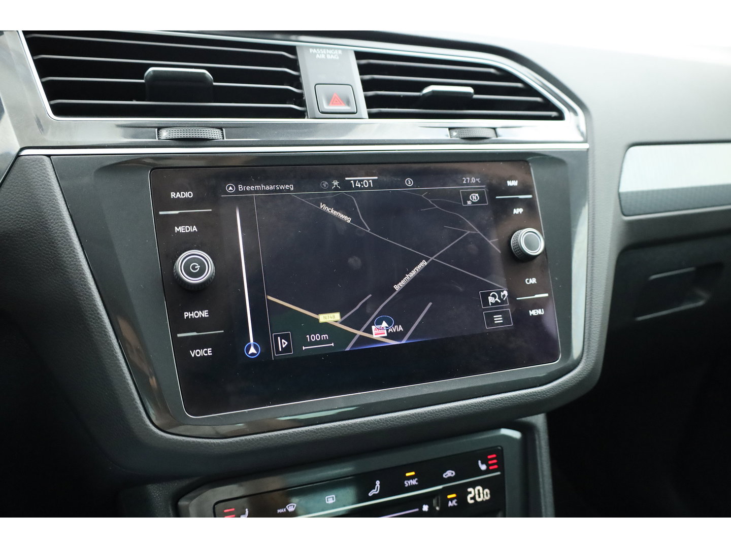 Volkswagen Tiguan 1.5 TSI Life | Rijklaar!! | Adapt. Cruise | Trekhaak | Navi | Stoel- Stuurverw. | All Season | Apple CarPlay |
