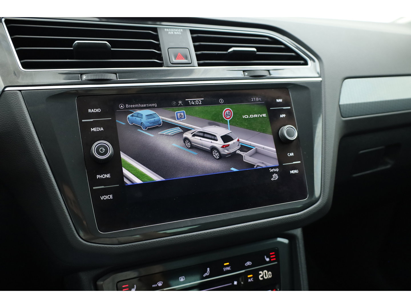 Volkswagen Tiguan 1.5 TSI Life | Rijklaar!! | Adapt. Cruise | Trekhaak | Navi | Stoel- Stuurverw. | All Season | Apple CarPlay |