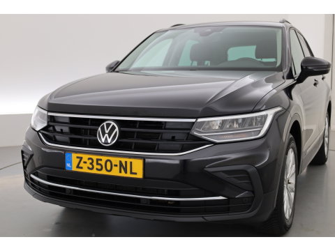 Volkswagen Tiguan 1.5 TSI Life | Rijklaar!! | Adapt. Cruise | Trekhaak | Navi | Stoel- Stuurverw. | All Season | Apple CarPlay |