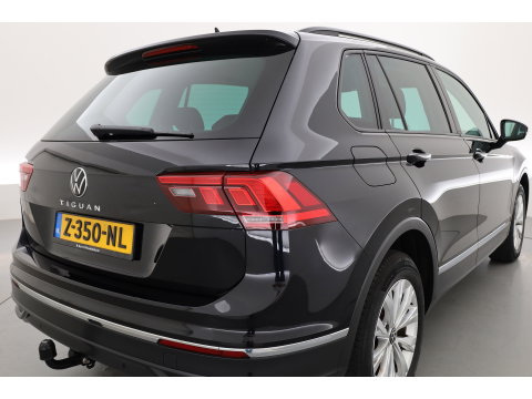 Volkswagen Tiguan 1.5 TSI Life | Rijklaar!! | Adapt. Cruise | Trekhaak | Navi | Stoel- Stuurverw. | All Season | Apple CarPlay |