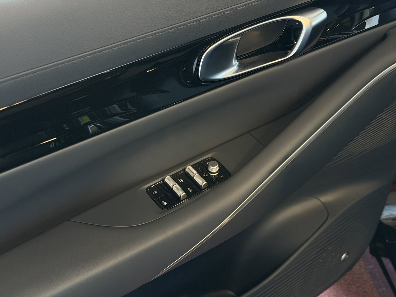 Geely E5
