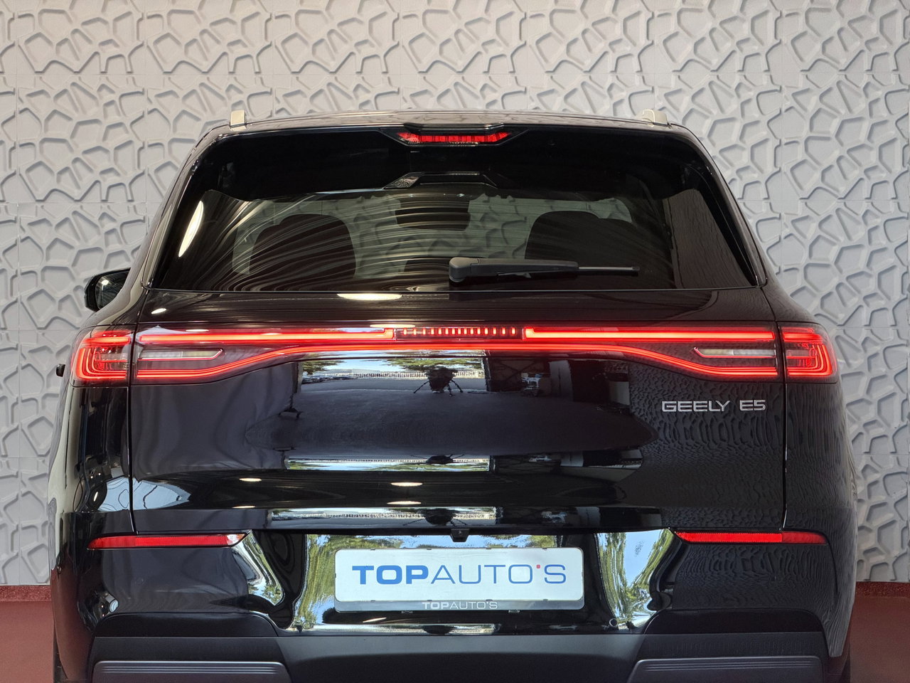 Geely E5